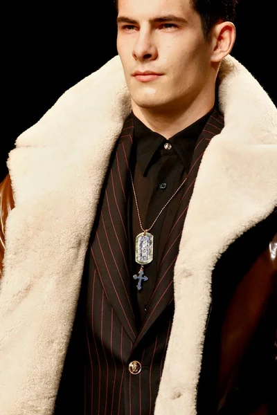 Look 54